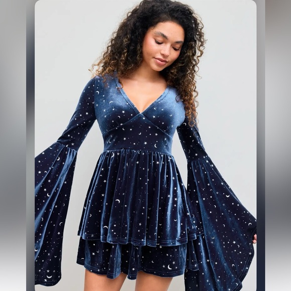 Cider Dresses & Skirts - Cider VELVET V-NECK STAR & MOON PATTERN BELL SLEEVE ROMPER XS CC15-16